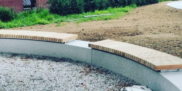 Klopca iz Sibirskega macesna in betona