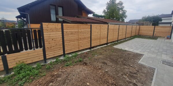 Estetska ograja iz Sibirskega macesna